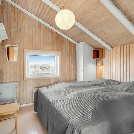 3 Bedroom Amazing In Holiday home