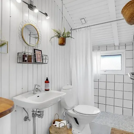 3 Bedroom Amazing In Blavand