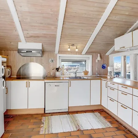 3 Bedroom Amazing In Blavand