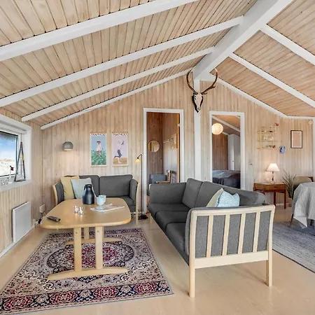 3 Bedroom Amazing In Holiday home